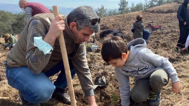 Akhisarda kazada ölen matematik öğretmeni için hatıra ormanı oluşturuldu