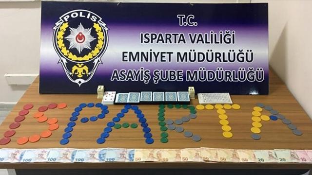 Ispartada kumar oynayan 8 kişiye 34 bin 552 lira ceza