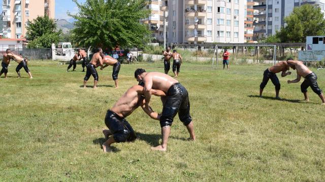 Başpehlivanlar Kırkpınar için gün sayıyor