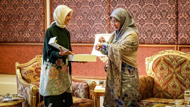 Malezya Kraliçesi Azizah Türk dizilerini yakından takip ediyor