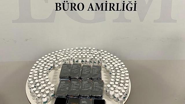 Covid-19 tedavisinde kullanılan ilacı yurda kaçak yollardan sokmaya çalışan yolcu yakalandı
