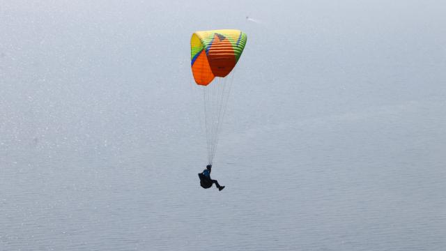 Gökyüzü tutkunları salgının stresini Tekirdağ semalarında yamaç paraşütüyle atıyor