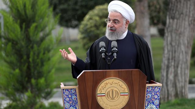 Ruhani: Yaptırımların kaldırılmasının geciktirilmesi ihanettir