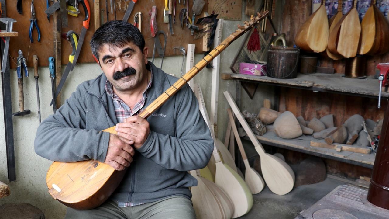 Aşık Veysel`in sazını 2 yıl kılıfından çıkaramadı