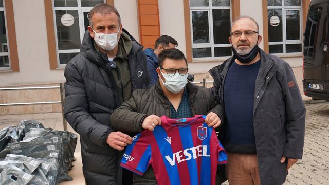 Abdullah Avcıdan özel çocuklara ziyaret