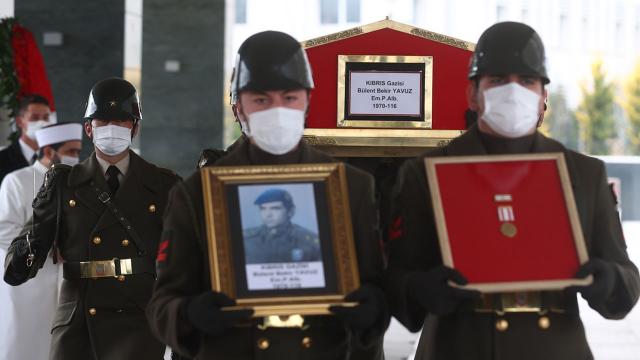 Eski MHK Başkanı Bülent Yavuz askeri törenle defnedildi