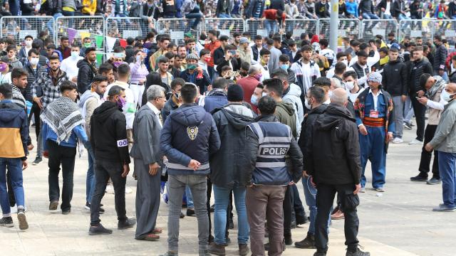 Diyarbakırda Nevruz etkinliklerinde 81 kişi gözaltına alındı