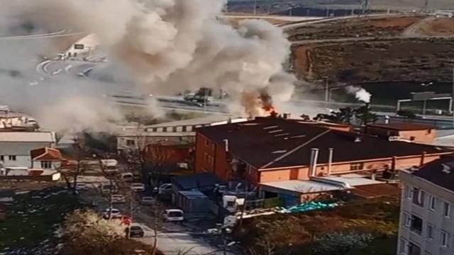Sultangazide fabrika bacasında çıkan yangın söndürüldü