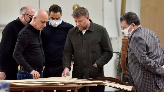 Yönetmen Guy Ritchie Antalya Organize Sanayi Bölgesini gezdi