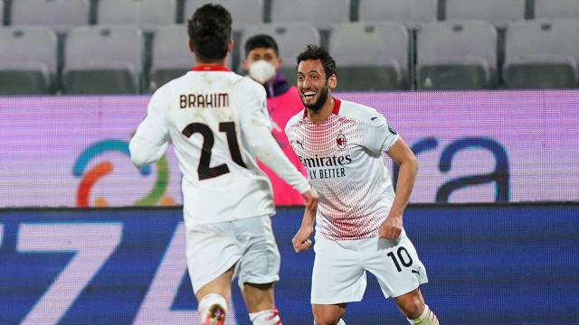 Hakan Çalhanoğlu attı Milan kazandı