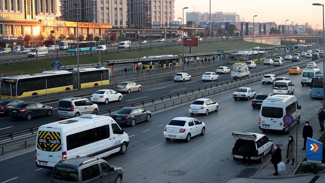 İstanbulda kısıtlama sonrası trafik yoğunluğu yüzde 62 oldu