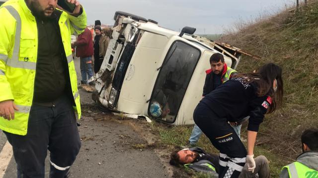 Kırklarelinde kamyonet şarampole devrildi: 5 yaralı