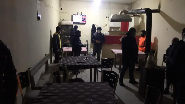 Zonguldakta kahvehanede yakalanan 23 kişiye ceza kesildi