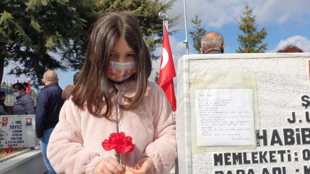 İlk mektubunu şehit babasına yazdı: Benim kahramanımsın