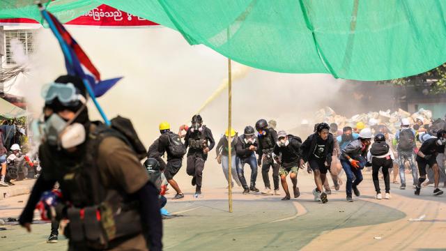 Myanmarda ölen sivillerin sayısı 598e yükseldi