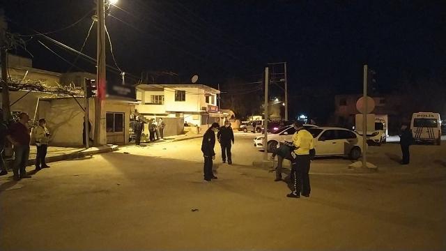 Adanada maskeli kişiler pompalı tüfekle ateş açtı: 1 polis yaralandı