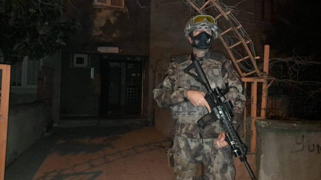 İstanbulda silahlı suç örgütüne operasyon: Çok sayıda şüpheli gözaltında