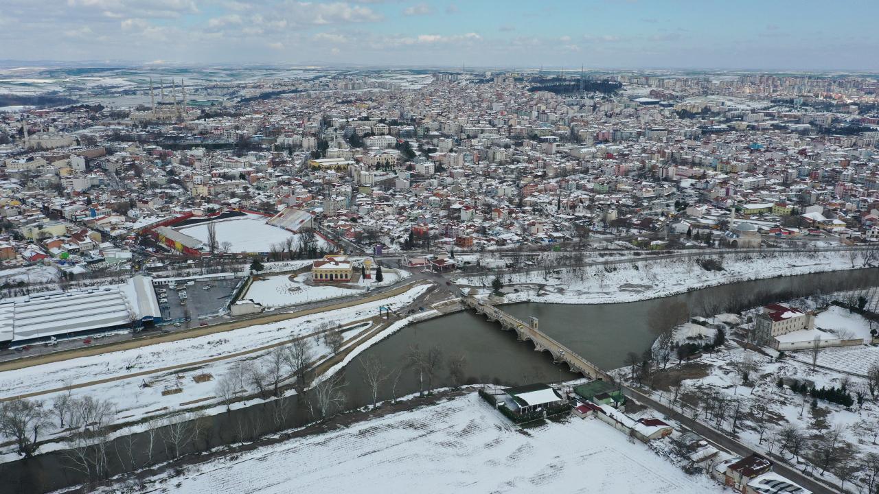 Edirne ve Tekirdağ`da kar yağışı