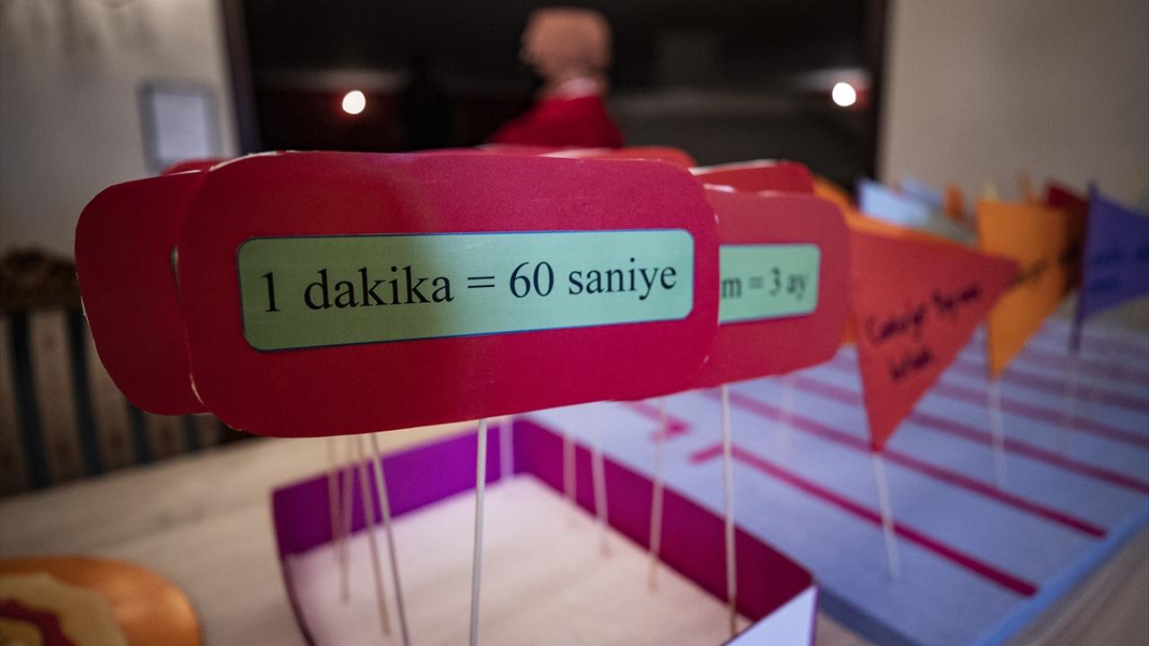 "Hem evlerde hem stüdyolarda hem de televizyon kanalıyla işimizi yapıyoruz"