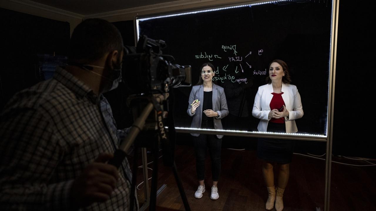 "4 duvar dışına çıkıp milyonlara hitap ediyoruz"