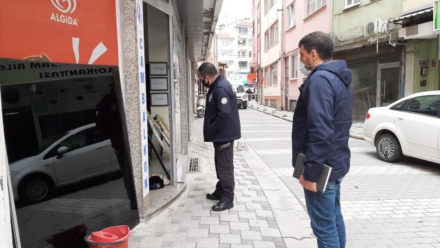 Balıkesirde babasının tabancasıyla oynayan 5 yaşındaki çocuk annesini yaraladı