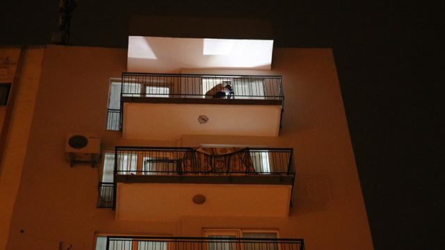 Çatıdan sarkıttığı iple eve girdi, boşanmak isteyen karısını öldürdü
