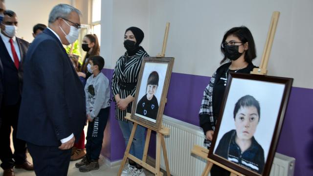 Muşta down sendromlu çocuklar sanatla buluşturuldu