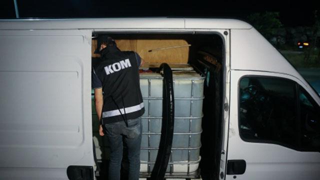 İstanbulda 30 bin litre kaçak akaryakıt ele geçirildi