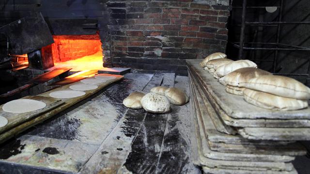 Lübnanda ekmek fiyatı ikiye katlandı