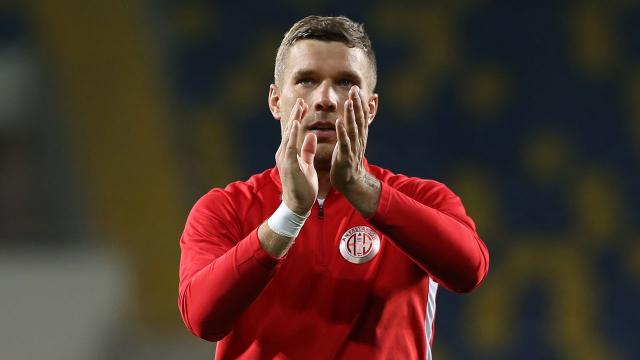 Lukas Podolski kupa ve ligdeki galibiyetlerden mutlu