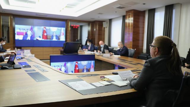 Bakan Pekcan, AB Ekonomi Komiseri ile görüştü