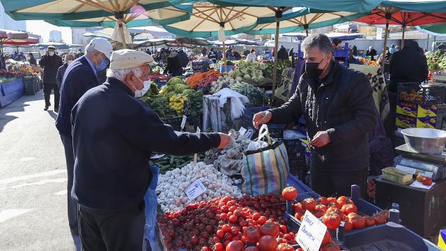 Eskişehirde 65 yaş üzeri vatandaşlara semt pazarı kısıtlaması