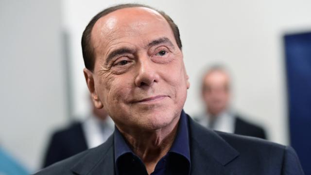 Eski İtalya Başbakanı Berlusconi hastanede