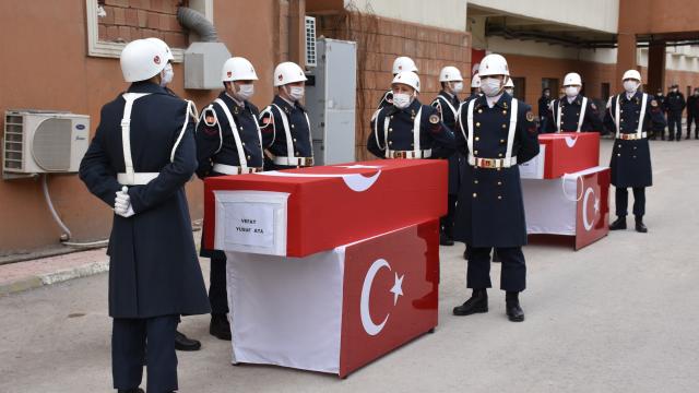 Şırnakta arazide bulunan mühimmatın patlaması sonucu ölen 2 çocuk için tören düzenlendi