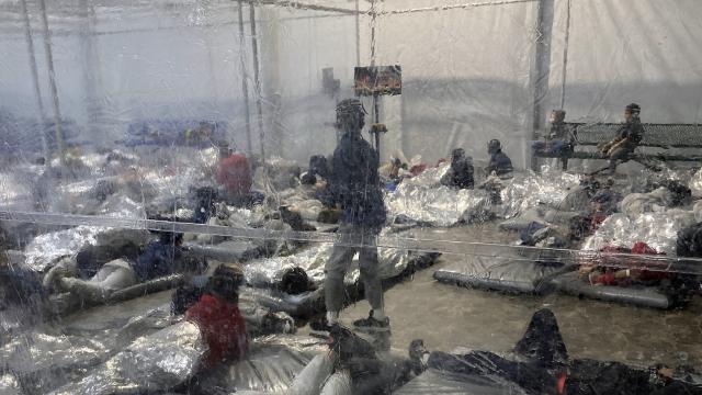 ABDde göçmen çocuk krizi: Sağlıksız koşullarda yaşıyorlar