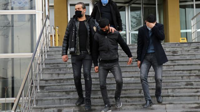 Vandan kargoyla Kayseriye gönderilen yiyecek kutusunda 1 kilo 817 gram sentetik uyuşturucu çıktı