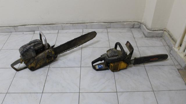 Yunakta yakalanan hırsızlık şüphelilerinin üzerinde uyuşturucu madde bulundu