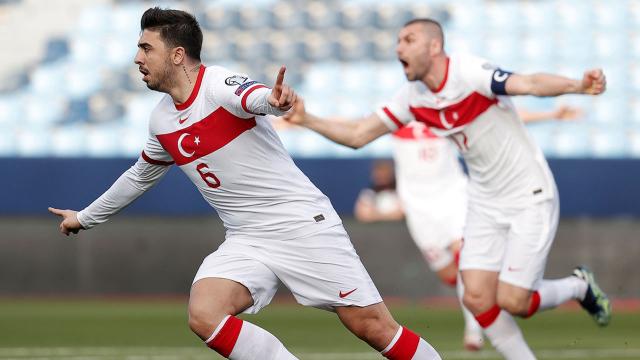 Cumhurbaşkanı Yardımcısı Oktaydan A Milli Futbol Takıma tebrik
