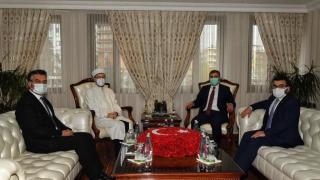 Diyanet İşleri Başkanı Ali Erbaş, Batman Valiliğini ziyaret etti