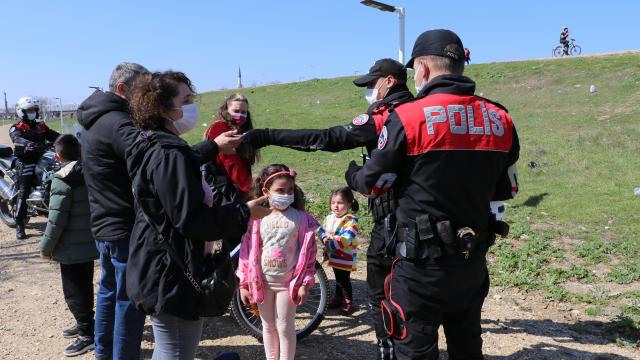 Tunca Nehri kenarında gezen 28 kişiye para cezası
