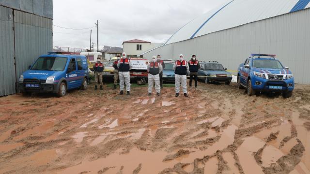 Bayburtta otomobil dolandırıcılığı operasyonunda 22 şüpheli yakalandı