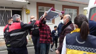 Başına saplanan merdivenle hastaneye gitti