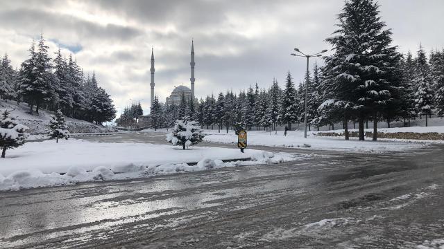 Konyanın 8 ilçesinde yüz yüze eğitime "kar" engeli