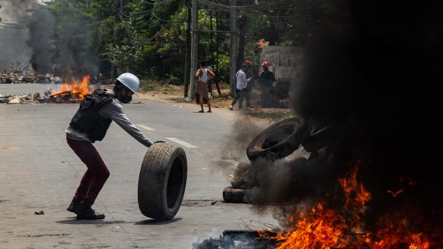 Myanmarda Amerikan Kültür Merkezine saldırı