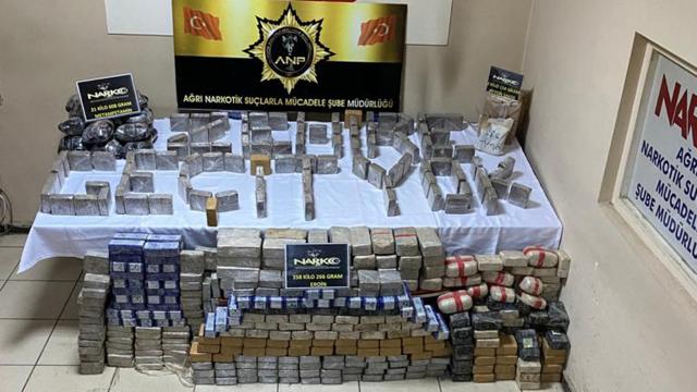 Saman yüklü kamyonetten 358 kilo uyuşturucu çıktı