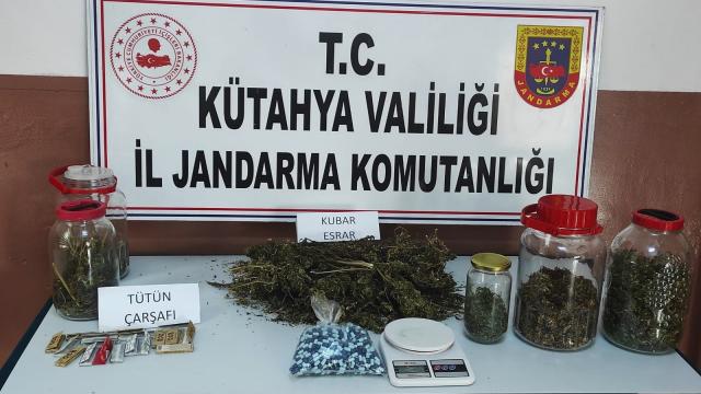 Gedizde jandarmadan uyuşturucu operasyonu: 2 gözaltı