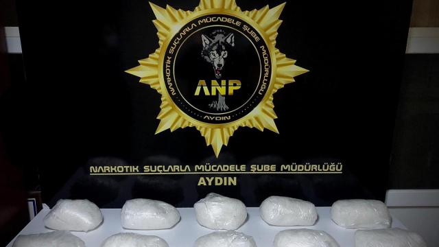 Aydında kovalamaca sonucu durdurulan otomobilde 10 kilogram metamfetamin bulundu