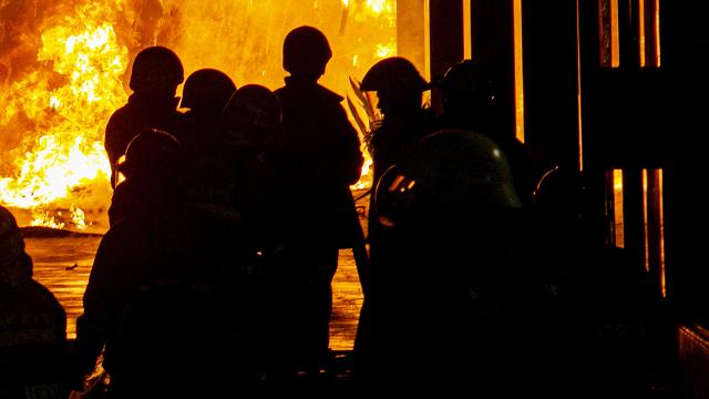 Endonezyada bir binada yangın çıktı: 10 ölü