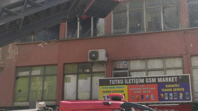 Denizlide bir depoda yangın çıktı