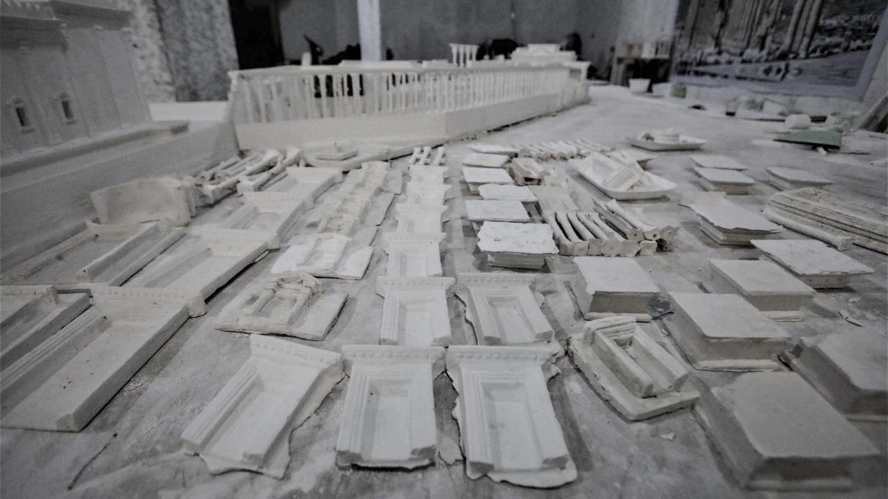 DEAŞ`ın zarar verdiği Bel Tapınağı`nın maketini yaptı